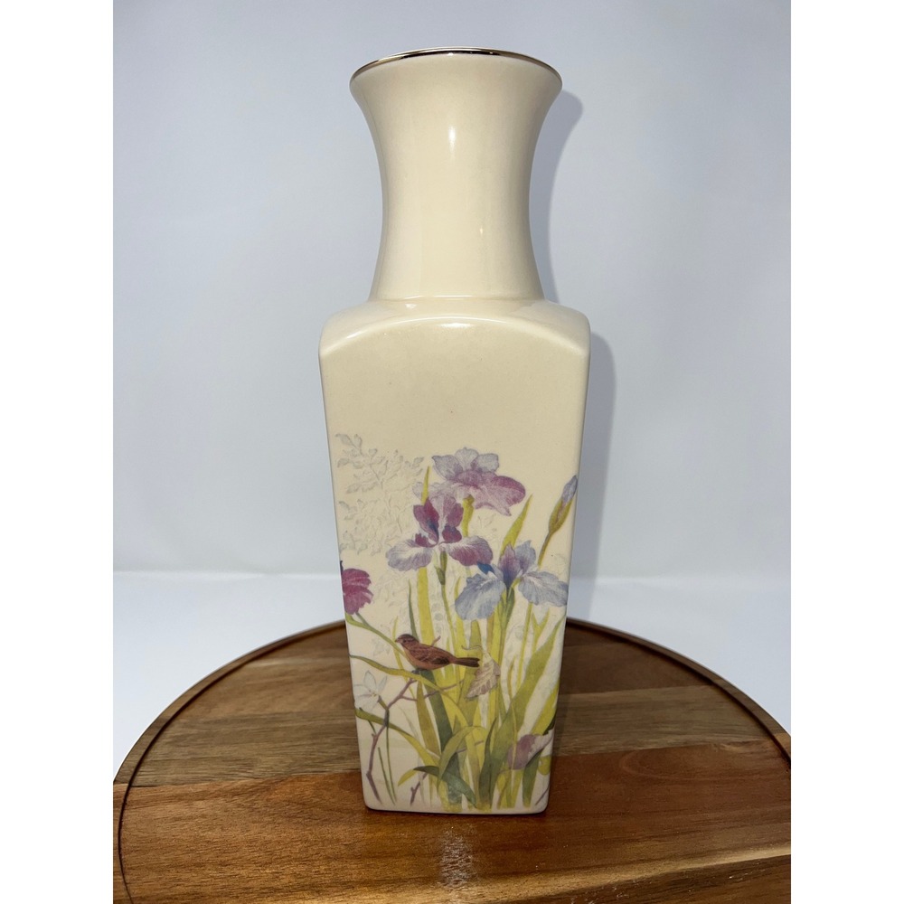 Vintage Japan Iris Bird Vase Cream Gold‎ Trim Decorative Tabletop Display